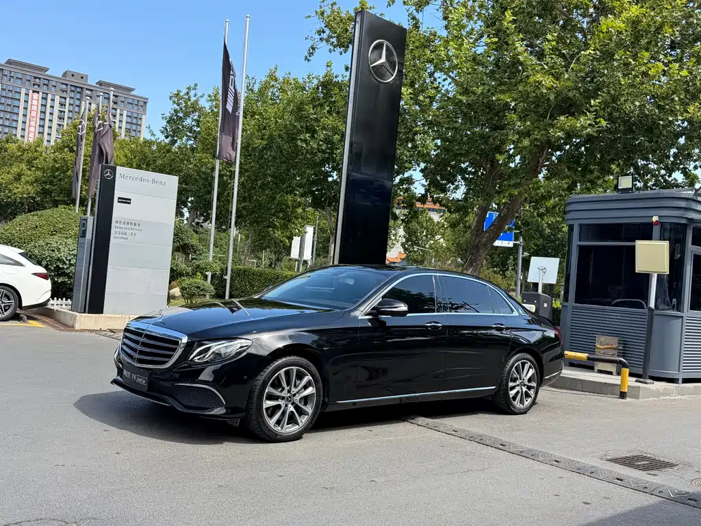 Mercedes-Benz E-Class — миниатюра 7