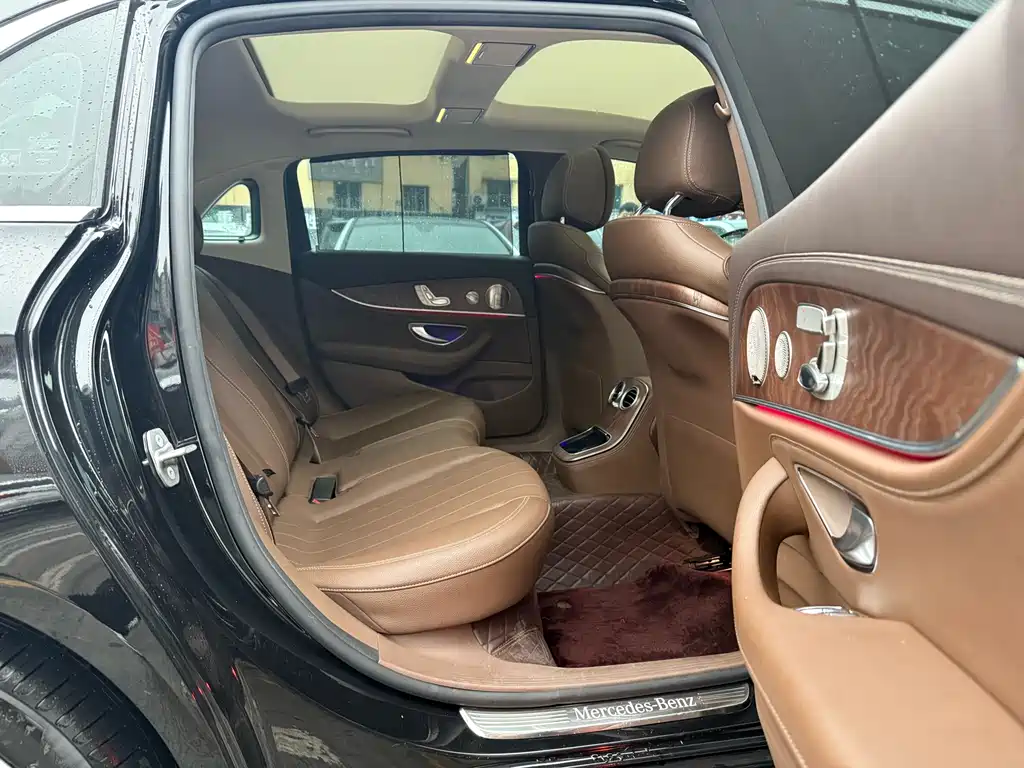 MERCEDES-BENZ E CLASS