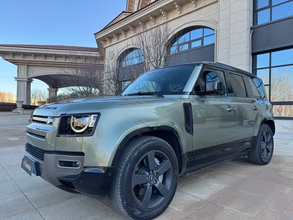 LAND ROVER DEFENDER