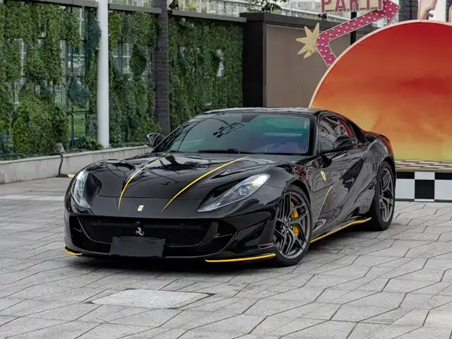 Ferrari 812