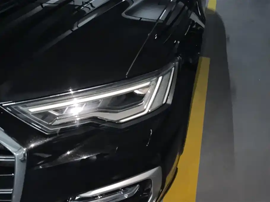 Audi A6L 2023 40 TFSI Luxury