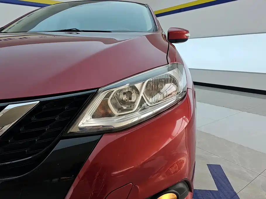 Nissan Tiida — миниатюра 5