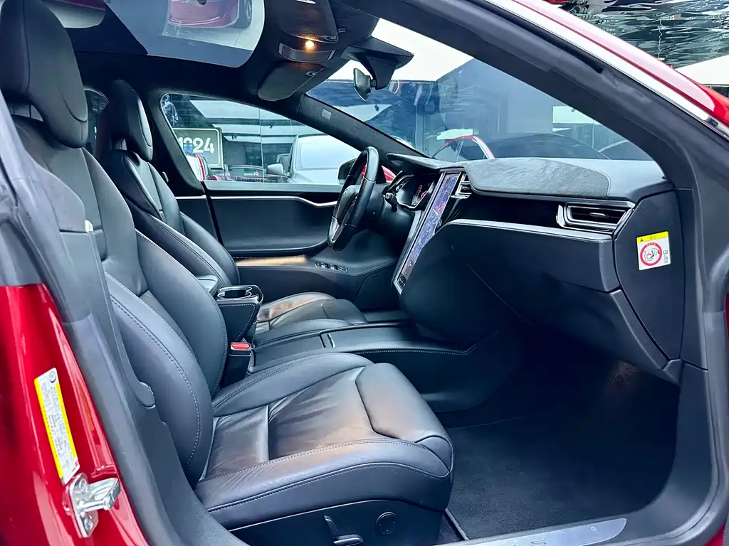 Tesla Model S — миниатюра 12