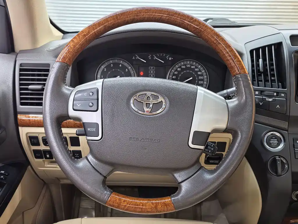 Toyota Land Cruiser — миниатюра 20