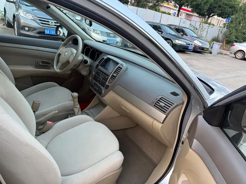 Nissan Sylphy — миниатюра 8