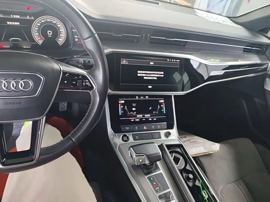 Audi A6L 2022 40 TFSI Luxury