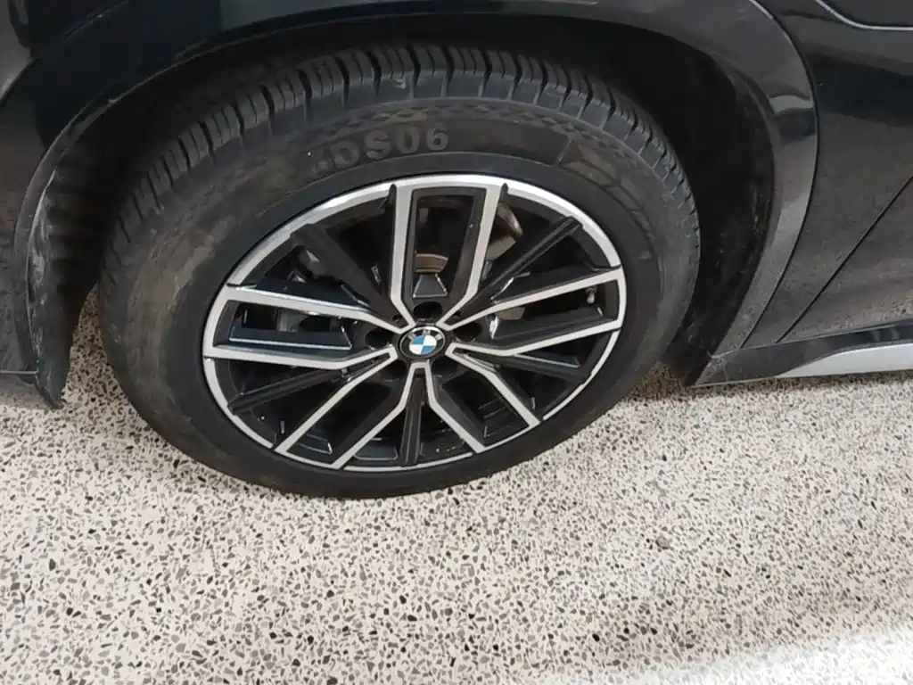BMW iX1 — миниатюра 23