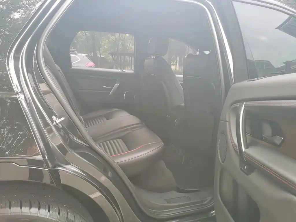 Land Rover Discovery Sport — миниатюра 10