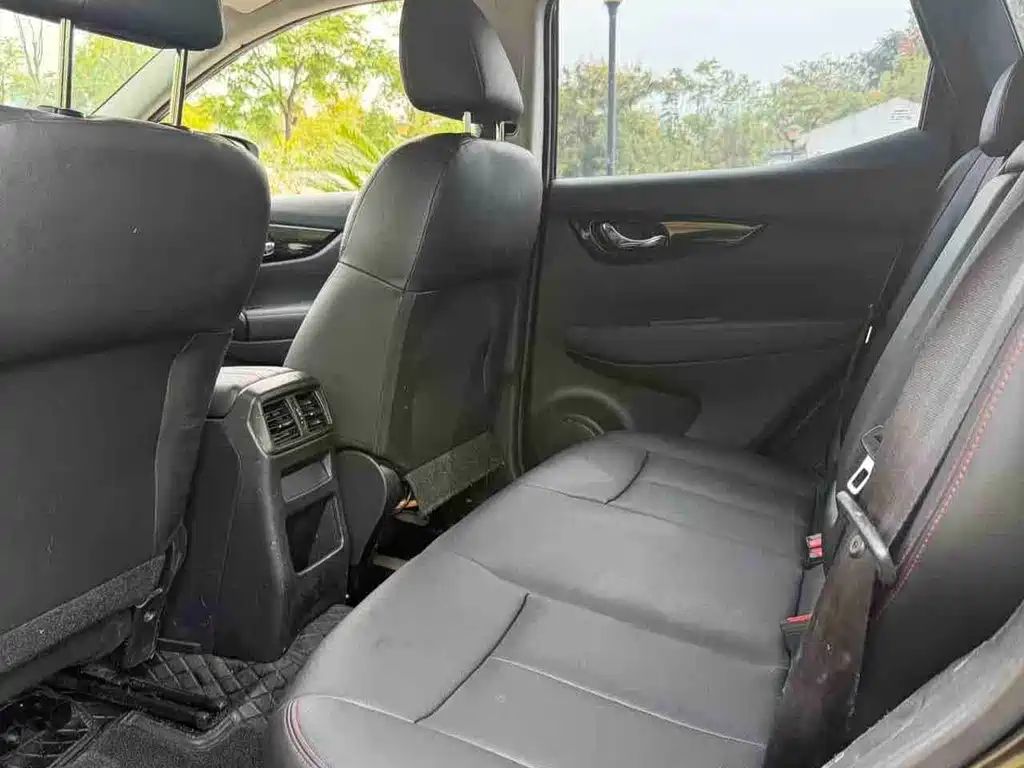 Nissan Qashqai — миниатюра 7