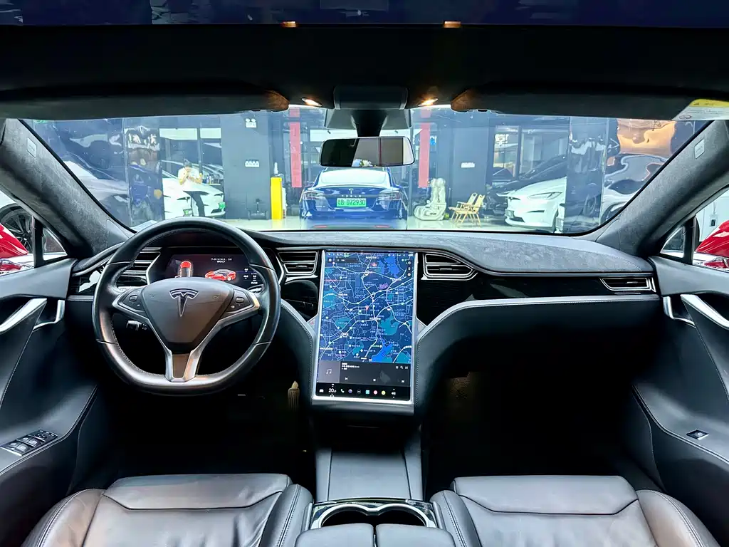 Tesla Model S — миниатюра 15
