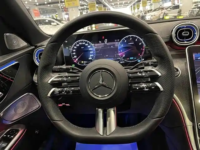 Mercedes-Benz C-Class — миниатюра 7