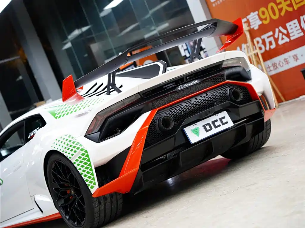 LAMBORGHINI HURACÁN