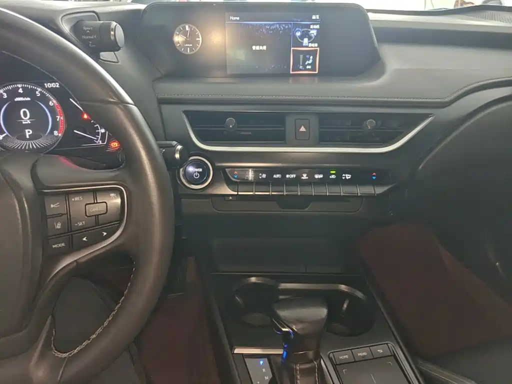 Lexus UX — миниатюра 13