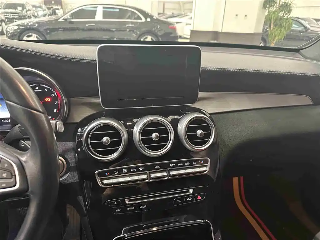 Mercedes-Benz GLC 2018 GLC 200 4MATIC SUV