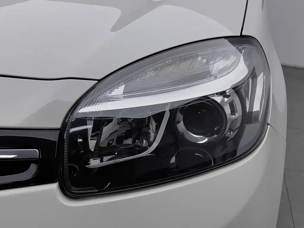 Renault Koleos (Import) — миниатюра 7