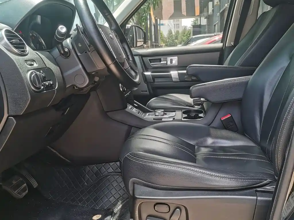 Land Rover Discovery 2015 3.0 SC V6 SE