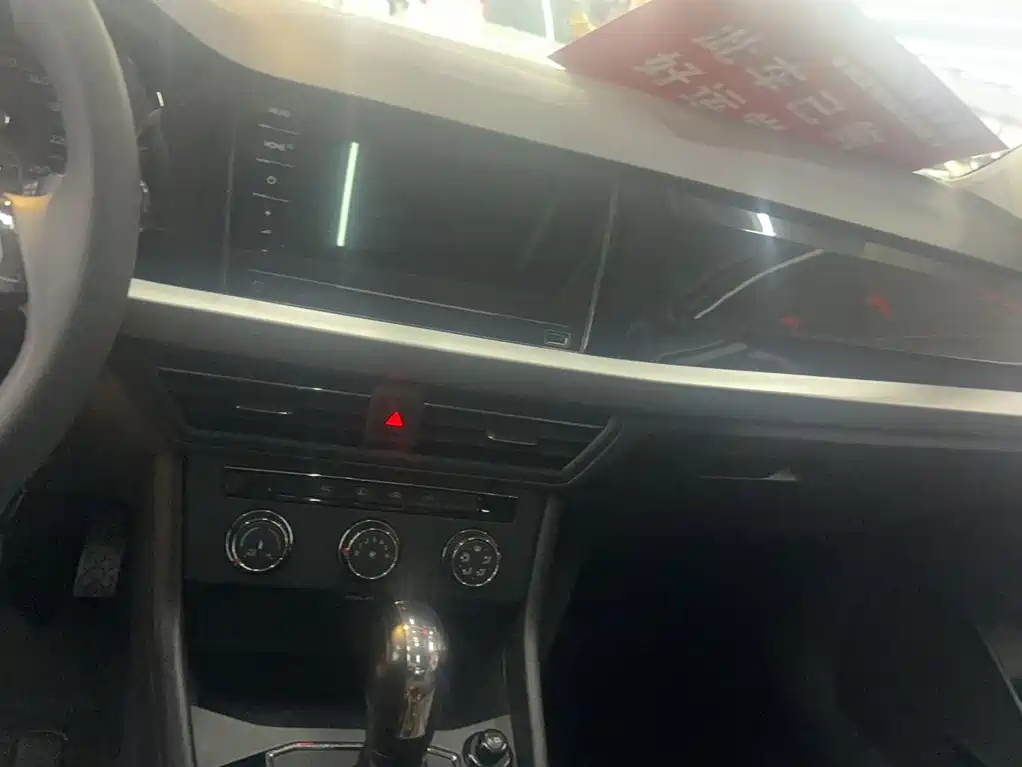 Volkswagen Lavida — миниатюра 6
