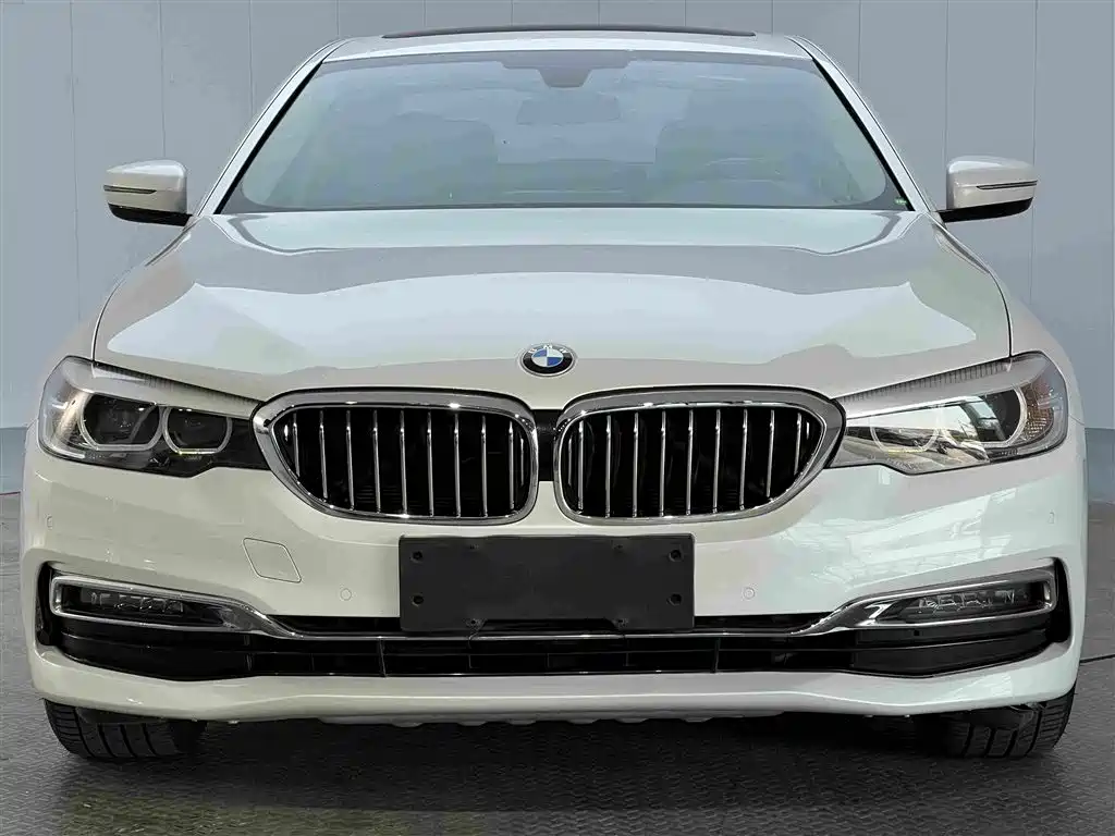 BMW 5 Series — миниатюра 3
