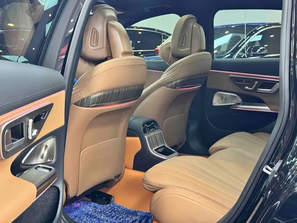 Mercedes-Benz E-Class — миниатюра 10