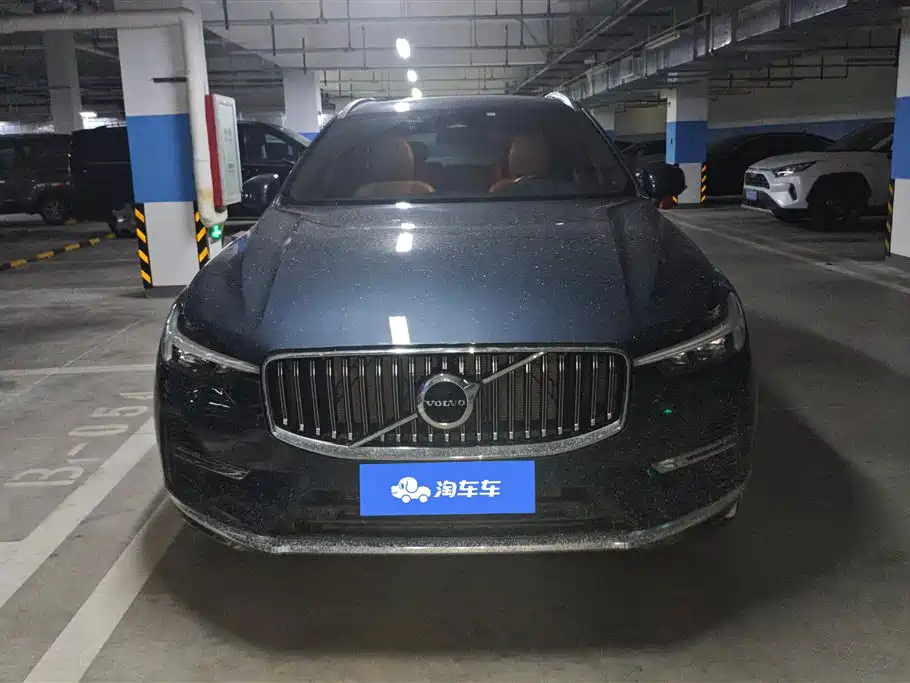 Volvo XC60 2023 B5 Luxury