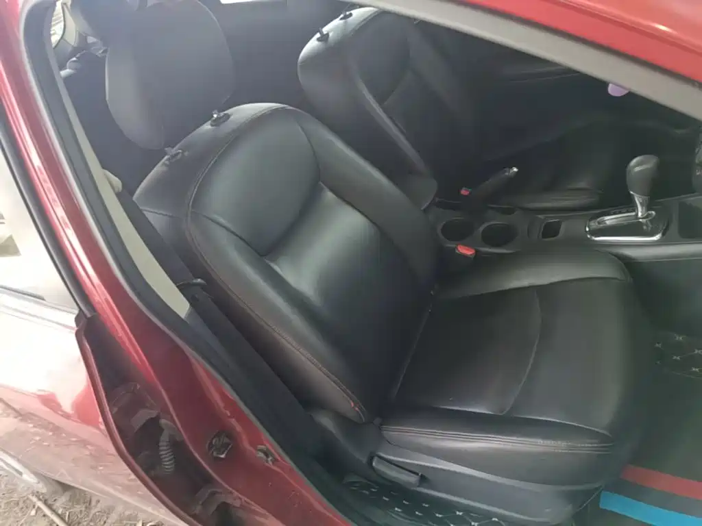 Nissan Tiida — миниатюра 25