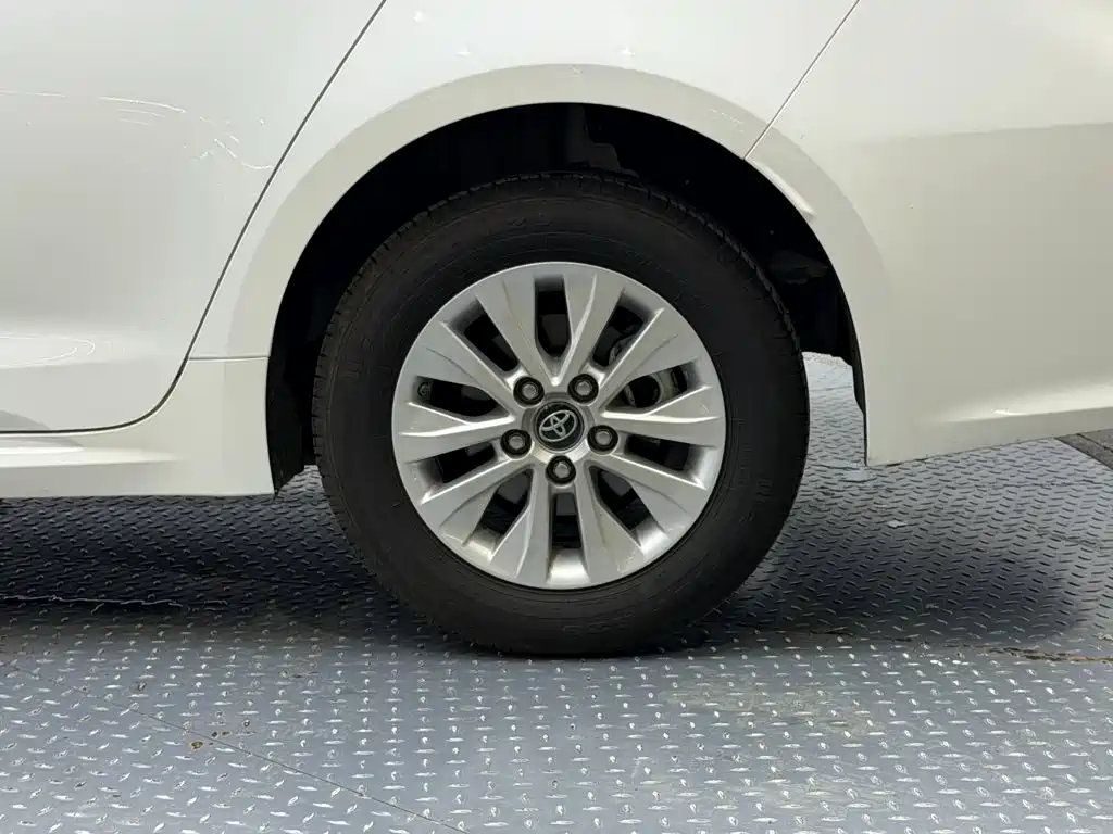 Toyota Corolla — миниатюра 14