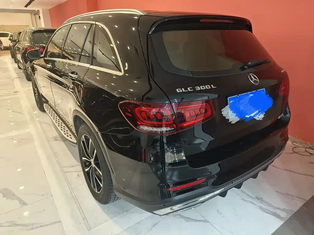 MERCEDES-BENZ GLC