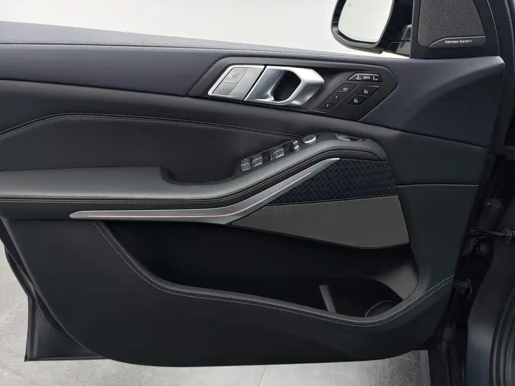 BMW X7 — миниатюра 14