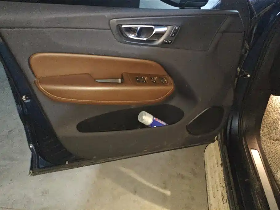 Volvo XC60 2023 B5 Luxury