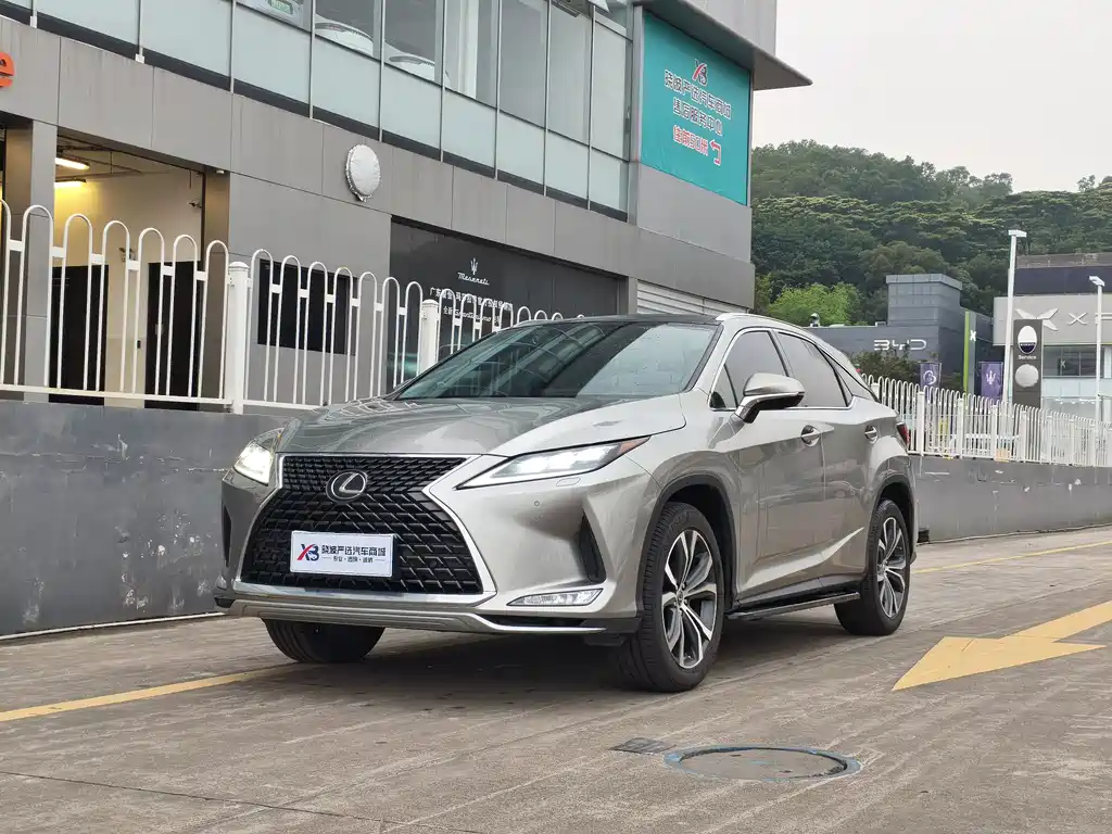 Lexus RX 2021