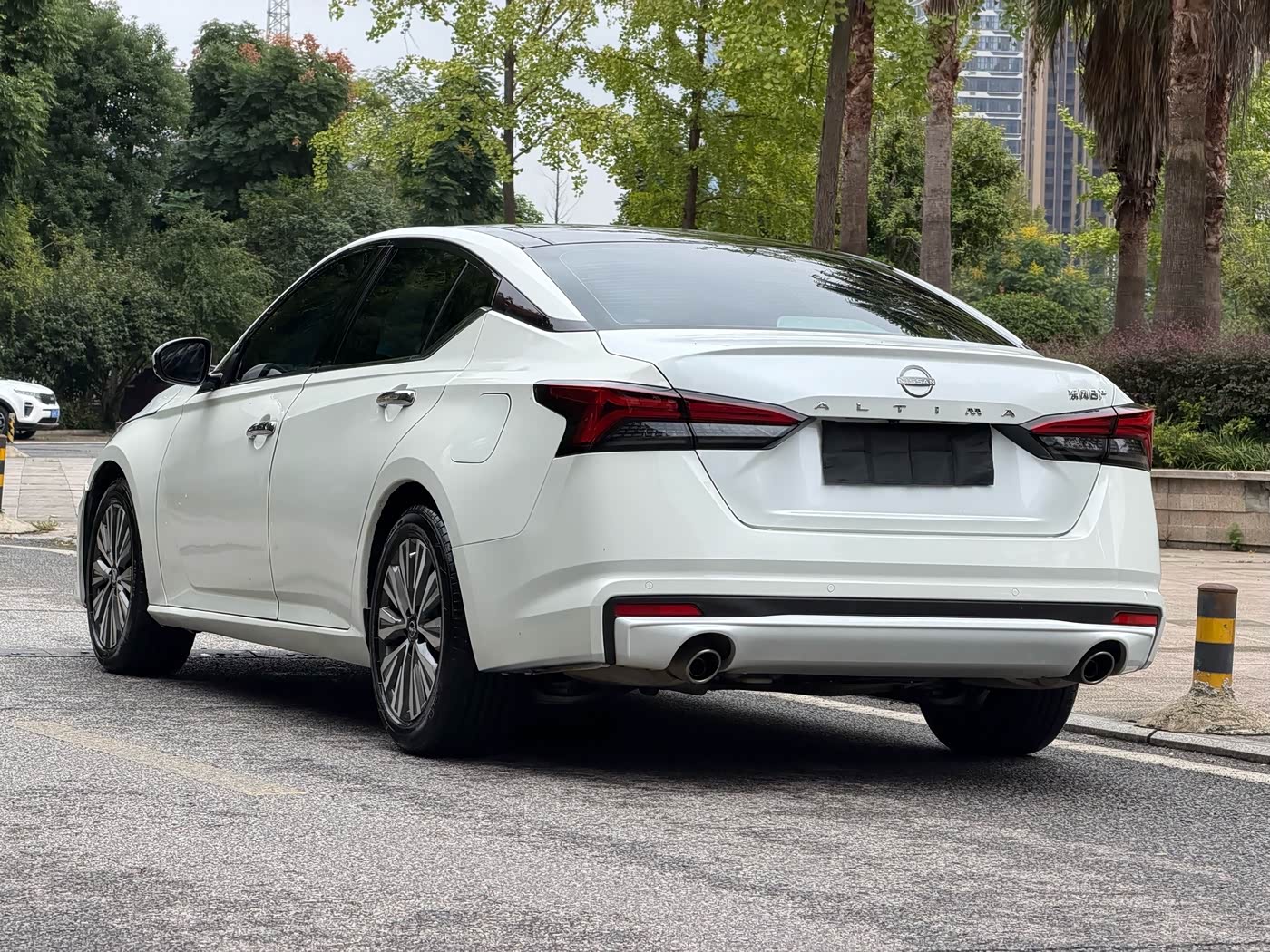 Nissan Teana 2.0 л 2024 г. Белый, пробег 38000 км
