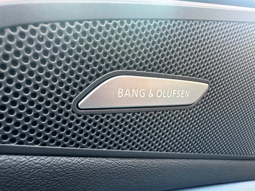 AUDI Q6L SPORTBACK E TRON