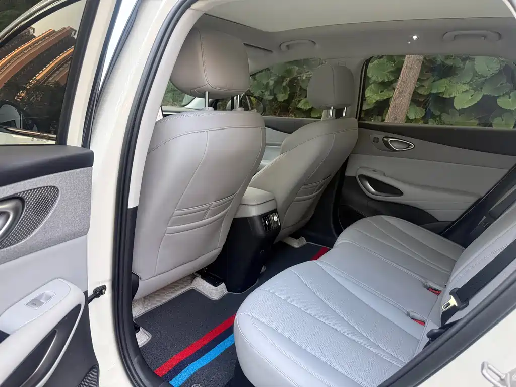 BYD Sealion 05 EV — миниатюра 19
