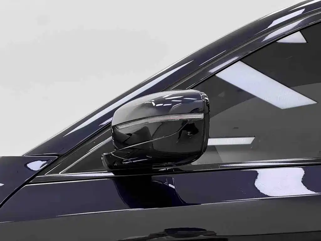 BMW 5 Series — миниатюра 8