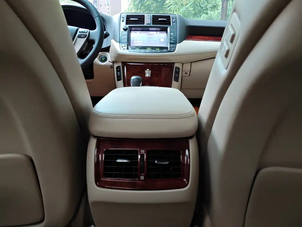 Toyota Crown — миниатюра 11
