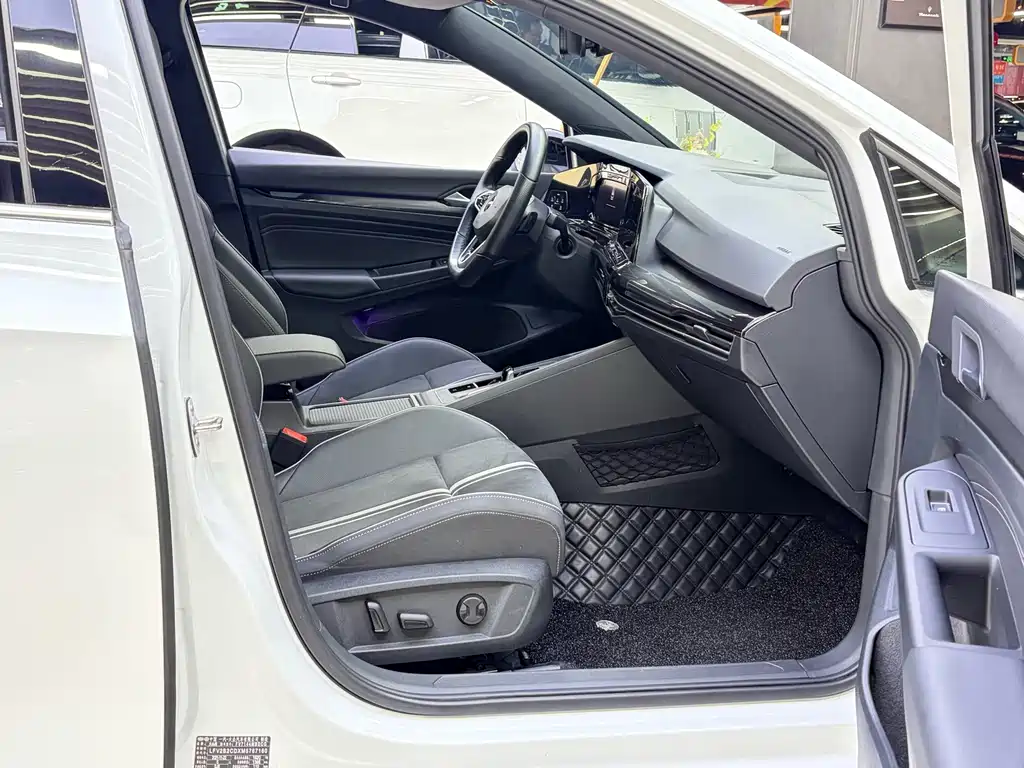 Volkswagen Golf — миниатюра 11