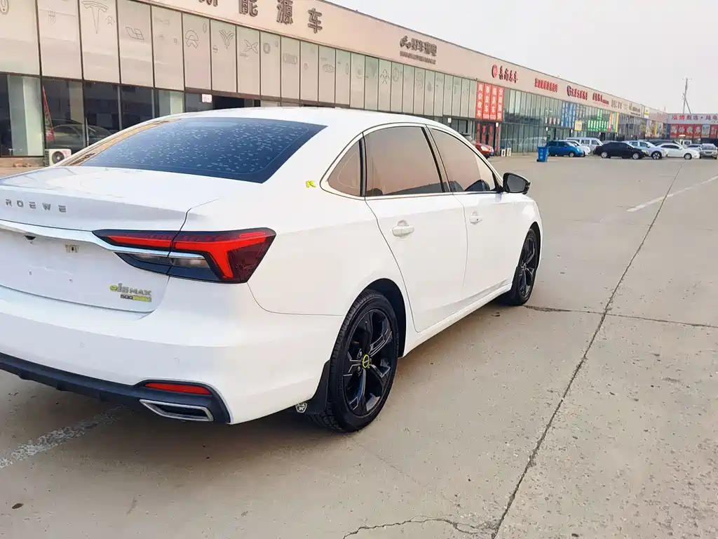 Roewe i6 MAX New Energy — миниатюра 4