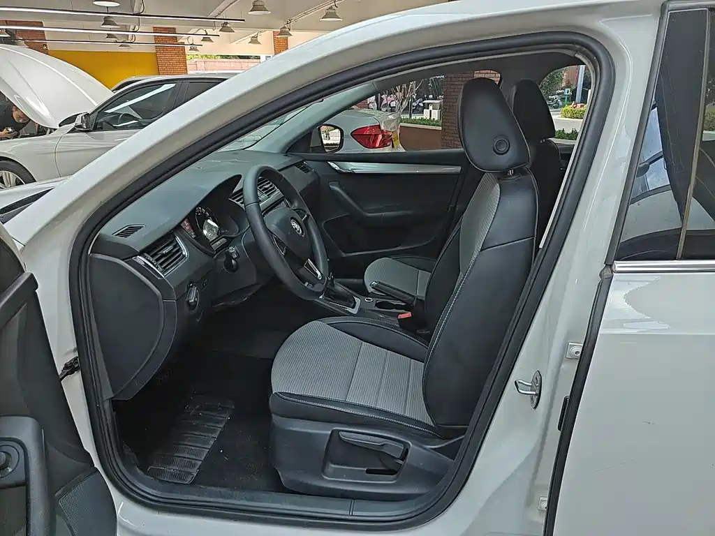 Skoda Octavia — миниатюра 15