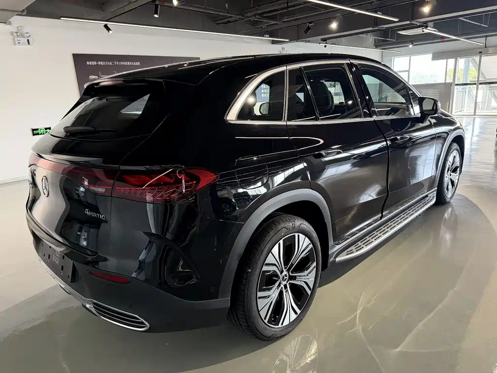 Mercedes-Benz EQE SUV — миниатюра 4