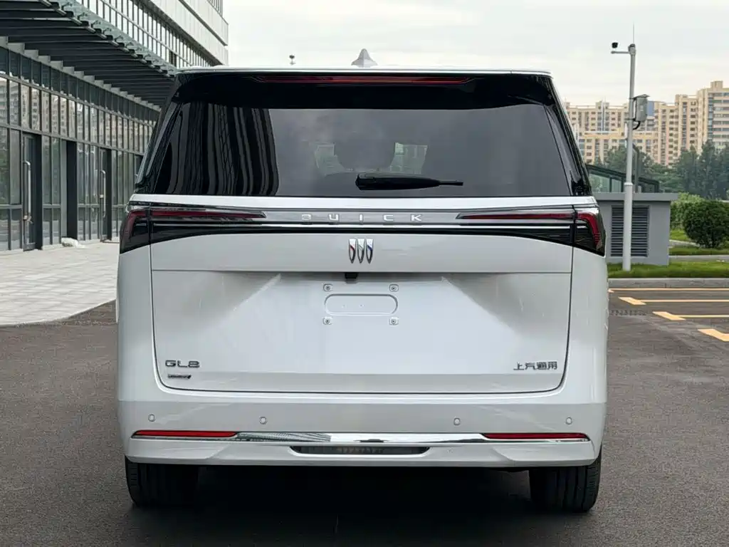 Buick GL8 Hybrid — миниатюра 5