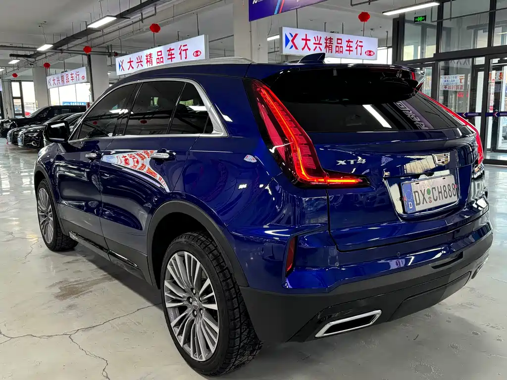 CADILLAC XT4