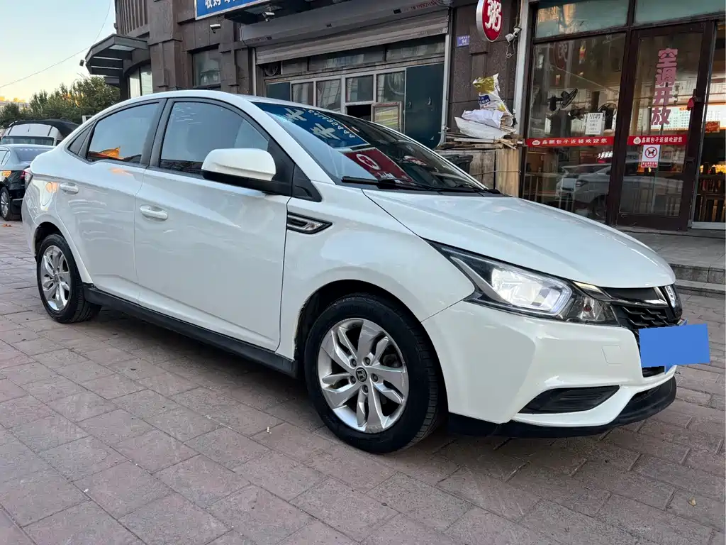Luxgen Rui 3 — миниатюра 3