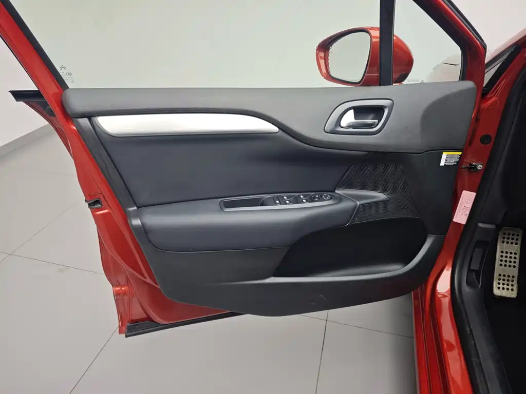 Citroen C4L — миниатюра 16