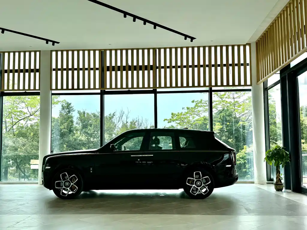 Rolls-Royce Cullinan 2024 Black Badge