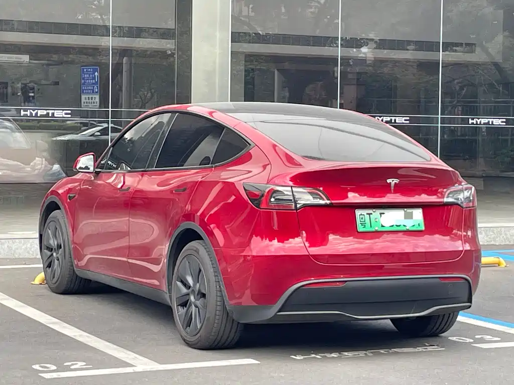 TESLA MODEL Y