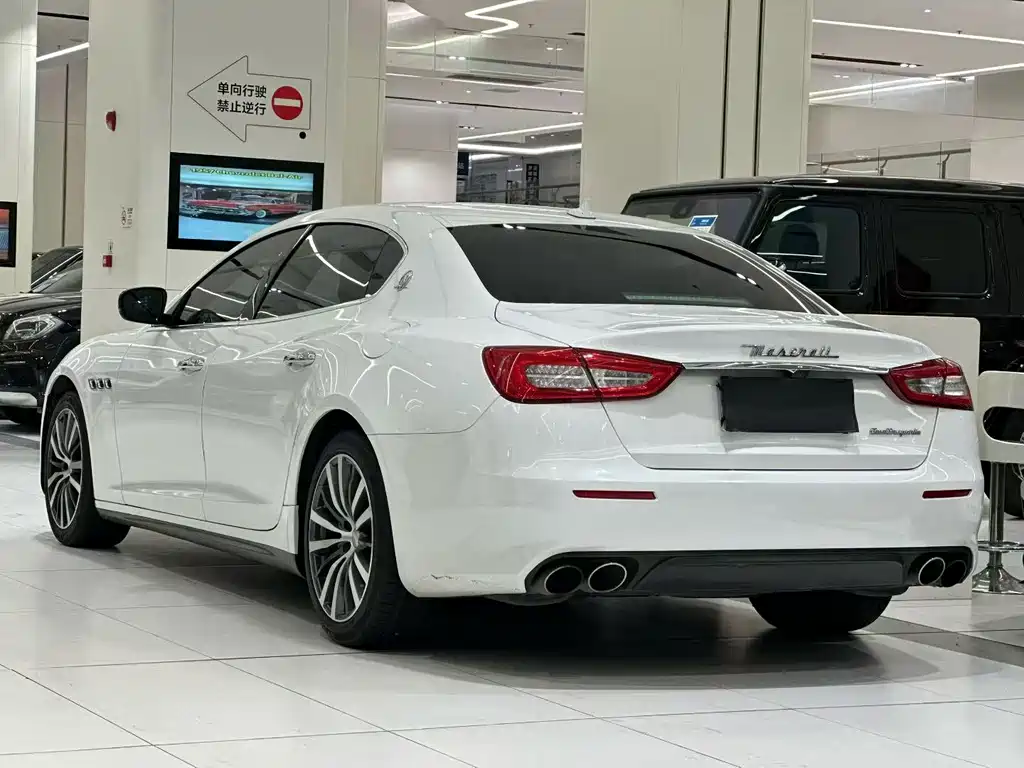Maserati Quattroporte — миниатюра 8