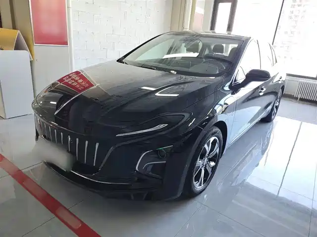 RED FLAG HONGQI E QM5 2024