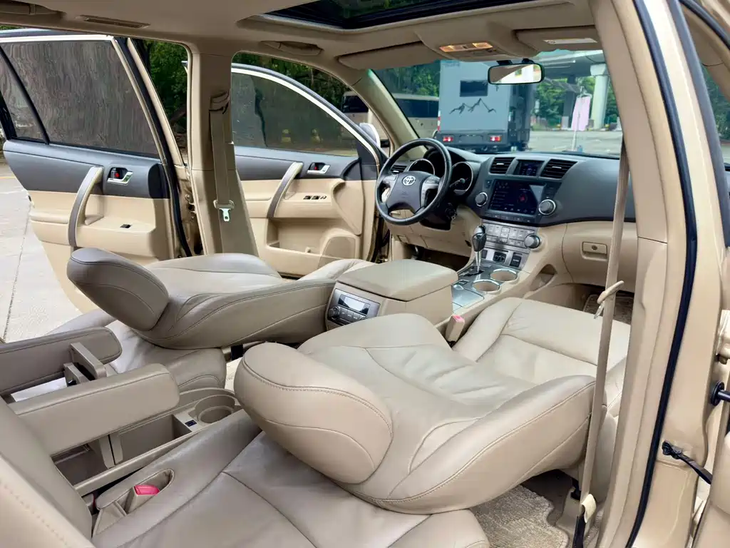 Toyota Highlander (Import) — миниатюра 6
