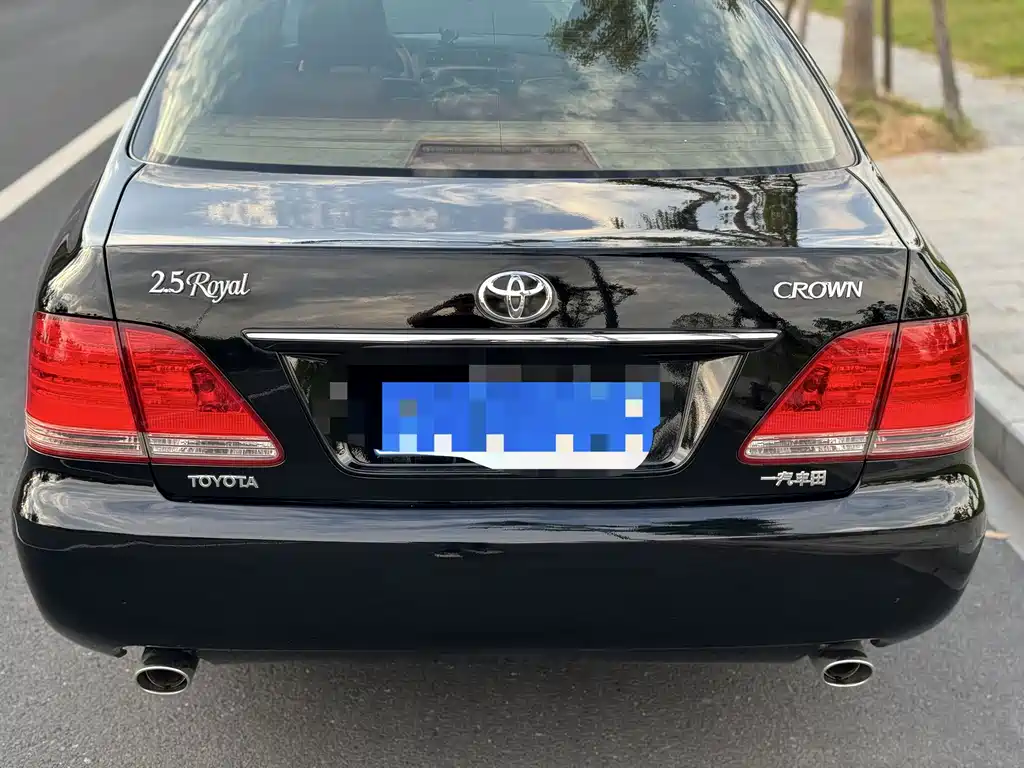 Toyota Crown — миниатюра 25