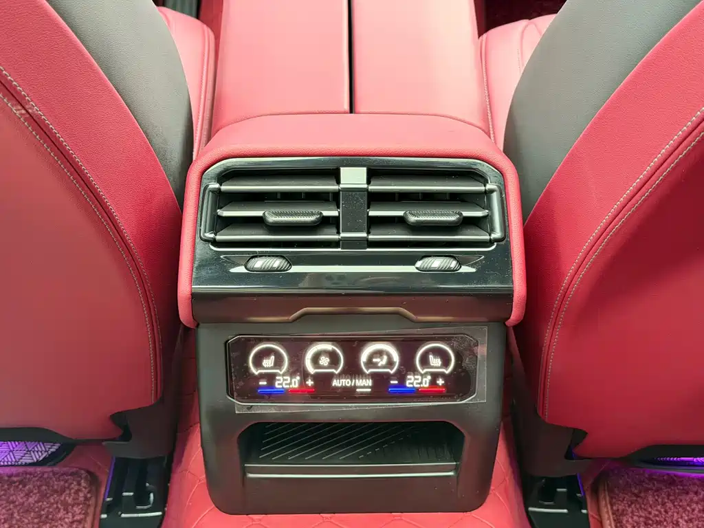 BMW 5 Series — миниатюра 11